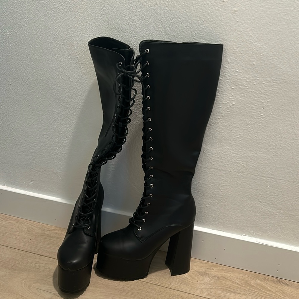 Lace-up Platforms